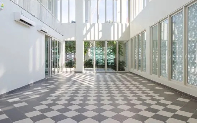 Una Service Apartment - Fivesenses