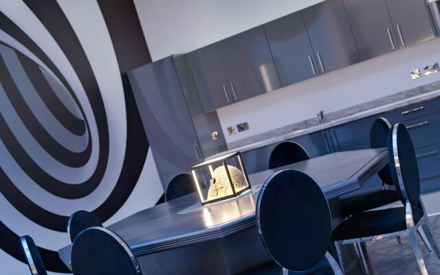 Temple Court Cavern Quarter Apartments