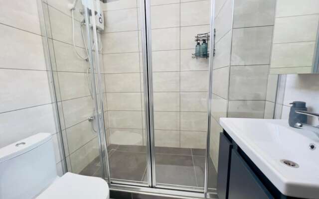 Cozy Sea View Retreat 1 min to Beach in Kyrenia