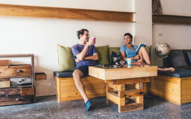 World Inn - Hostel