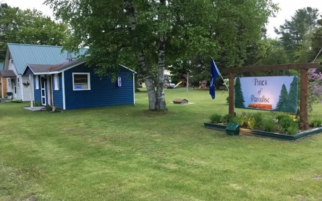 #1 - Cedar Village 2 Bedroom Cabin by RedAwning
