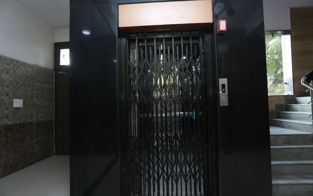 OYO 26931 Madhav Bhavan