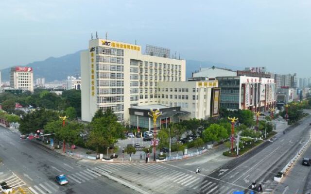 Lincang Airport Tourism Hotel