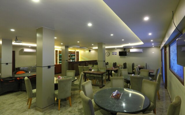 OYO 5446 Hotel Maharajay