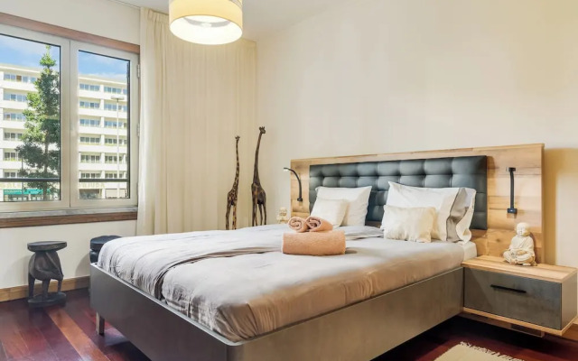 IVIS Home By HR Madeira
