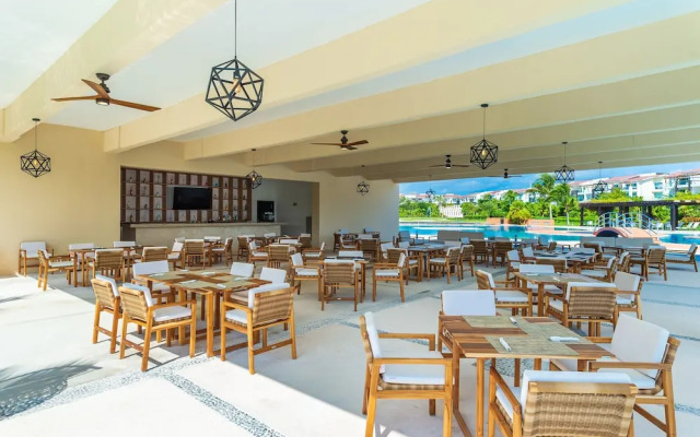 Z Casa Girasol 2 Bedroom Condo by Redawning