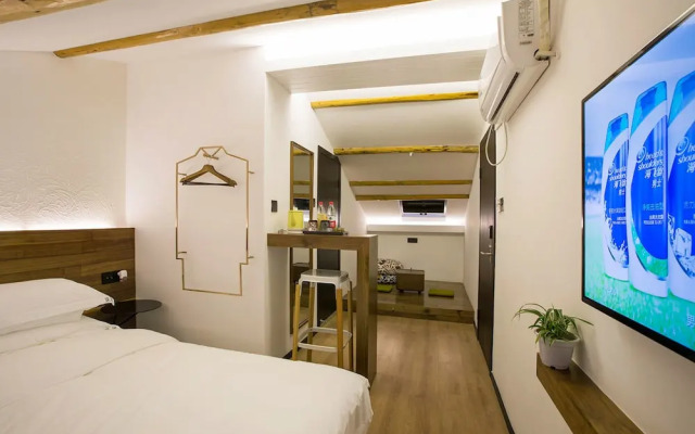 Hangzhou Backlighting Inn