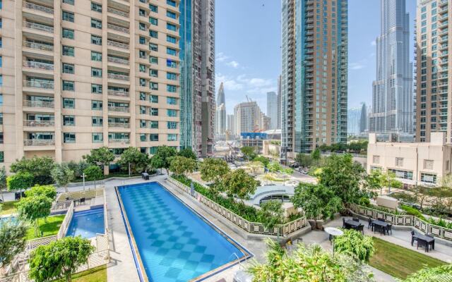 Maison Privee - Chic Apt w/ Luxury Lifestyle & Burj Khalifa Views