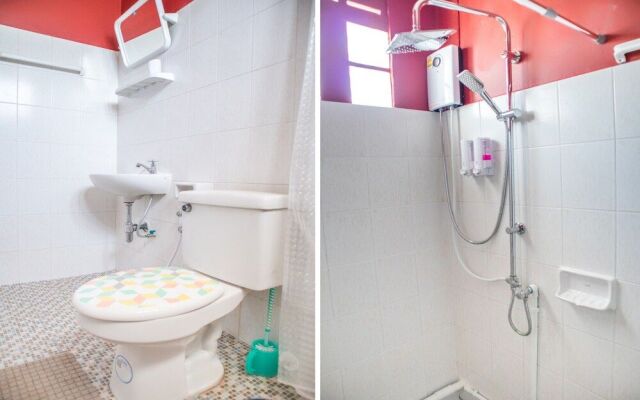 OYO 617 Tira Hostel chalong Phuket