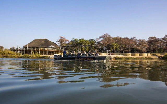 Hakusembe River Lodge