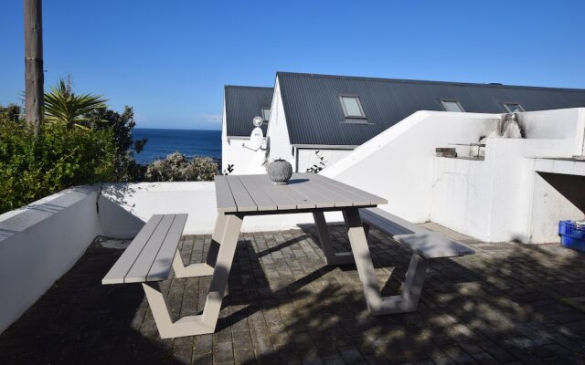 Dolphin House Apartments