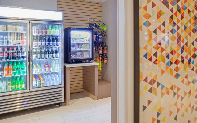 Holiday Inn Express & Suites Des Moines Downtown by IHG