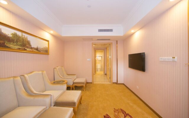 Vienna Hotel Guangzhou Panyu Changlong Jinjiang Avenue