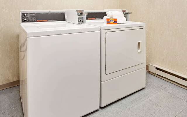 Super 8 by Wyndham Monee