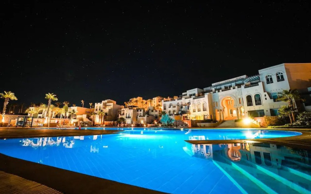 Azzurra Sahl Hasheesh