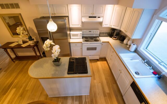 Villa On The River Inn