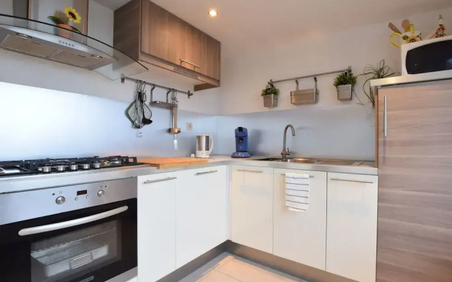 Lovely Holiday Home in Gros Chene With Bubble Bath