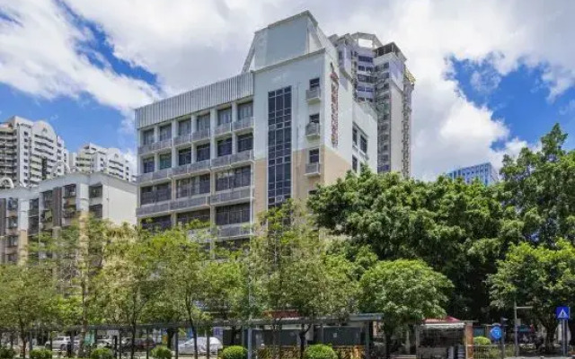 GreenTree Eastern Hotel(Shenzhen Jingtian Metro Station Store)