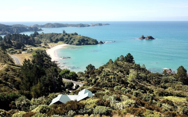 Te Koha Lodge - Adults Only