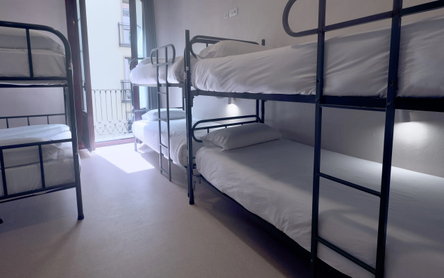 Ideal Youth Hostel