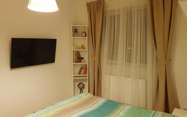 Cozy Apartament 3 min to subway 24h7 check in