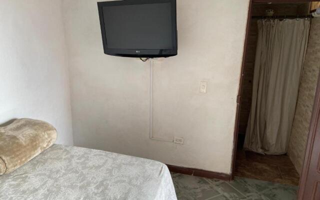Hostal Hollywood Inn