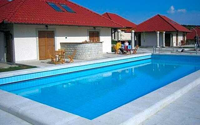 Egri Korona Borhaz es Wellness Hotel