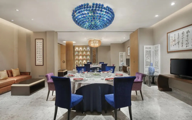 Guangdong International Building （South Gate 2）