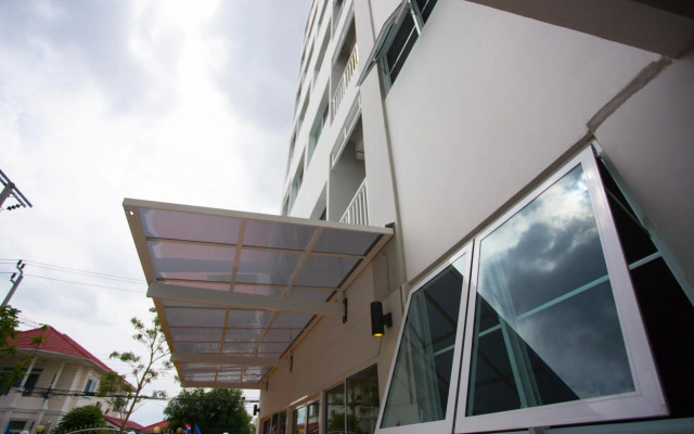 Des Res Hotel and Residence