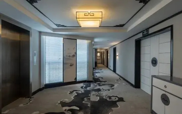 Beihai Bainian Hotel (Beihai Old Street)