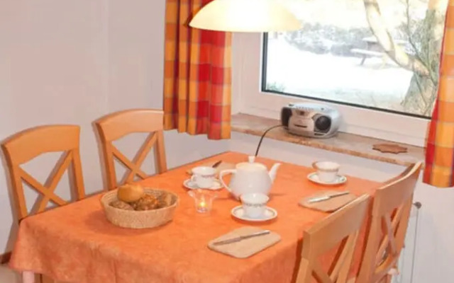 Pleasant Apartment in Suddorf