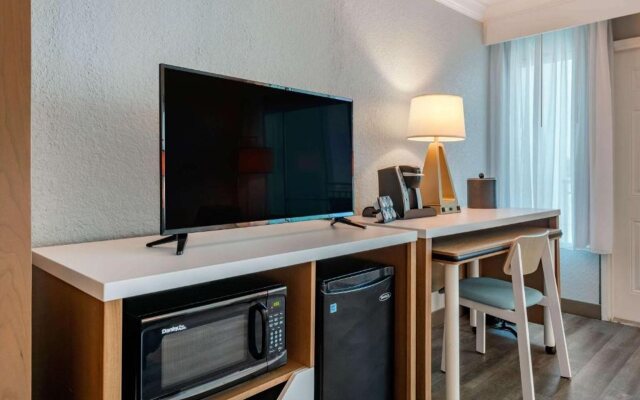 Dolphin Sands Clearwater Beach, an Ascend Collection Hotel