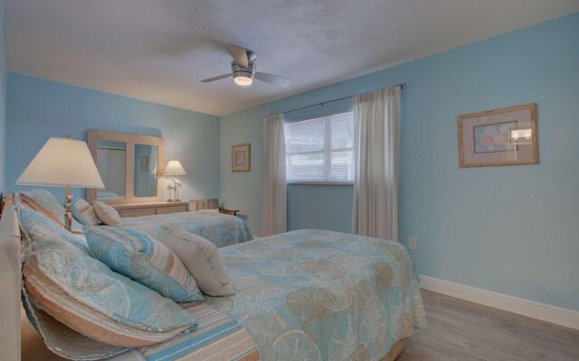 Jamaica Royale Beach Waves