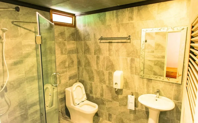 The Hub Erawan Resort