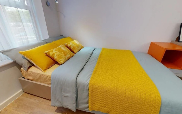 Student Only Studio with Kitchenette