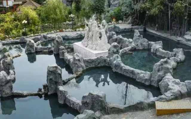 Linduo Hot Springs – Outside – Yangquan