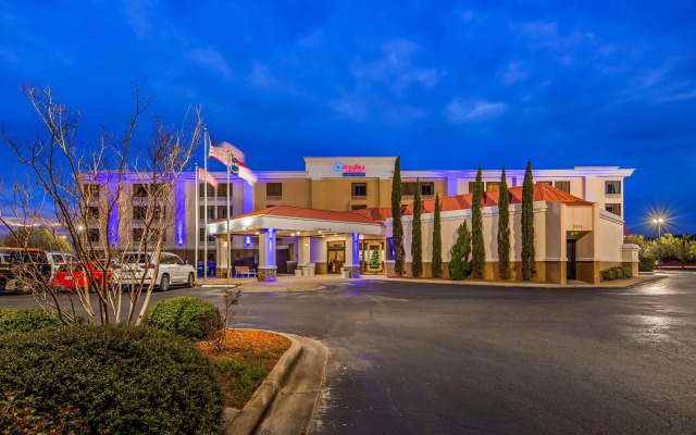 Clarion Pointe Jacksonville near Camp Lejeune