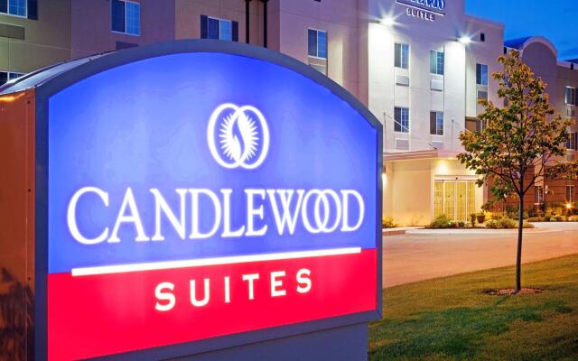 Candlewood Suites Lenexa - Overland Park Area