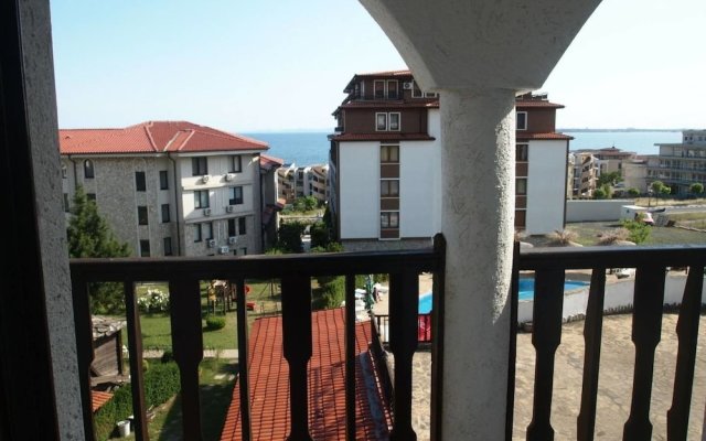 Sea View 2 Bed Apartment With Pool