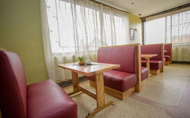 Reinah Tourist Hotel