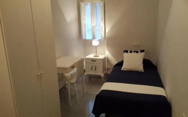 Hostal Parisien-NEW