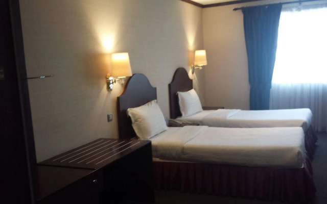 Manhattan Avenue Hotel