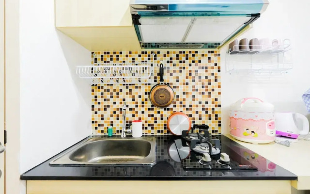 Simple Furnished Studio 19 Avenue Apartment