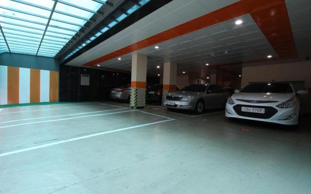 Show Hotel