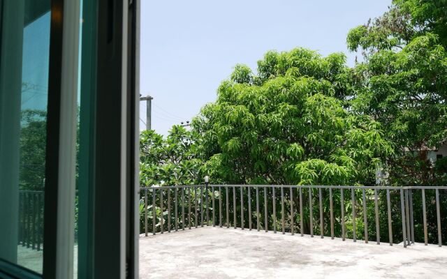 Baan Must Sea