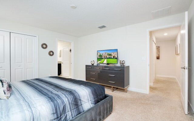 4888 Romeo Circle