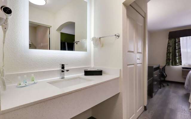 Quality Suites Albuquerque Airport