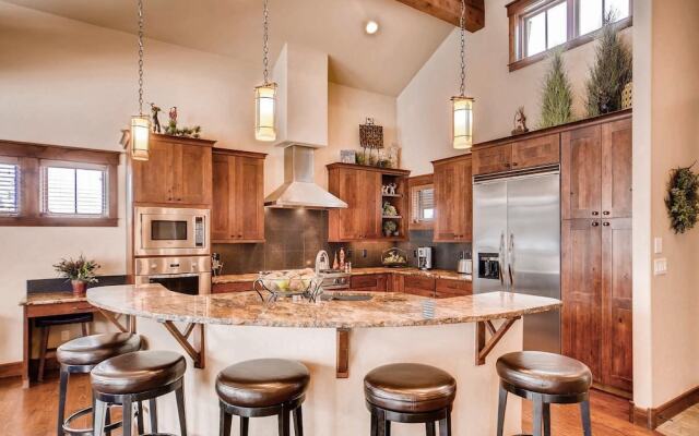 308 Shores Lane Home by RedAwning