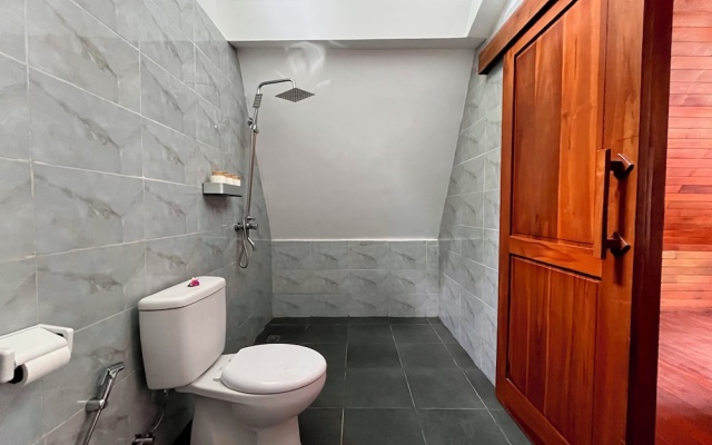 Dalung Tropical – Bathroom – Dalung