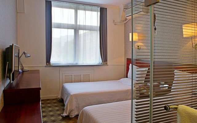 Saint Angel Hotel (Beijing Chaoyang Hospital Hujialou Subway Station)